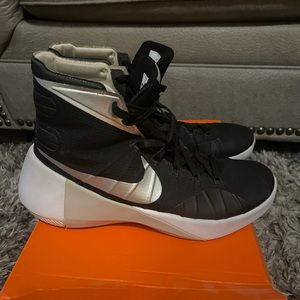 Nike Mens Hyperdunk 2015 TB
Used